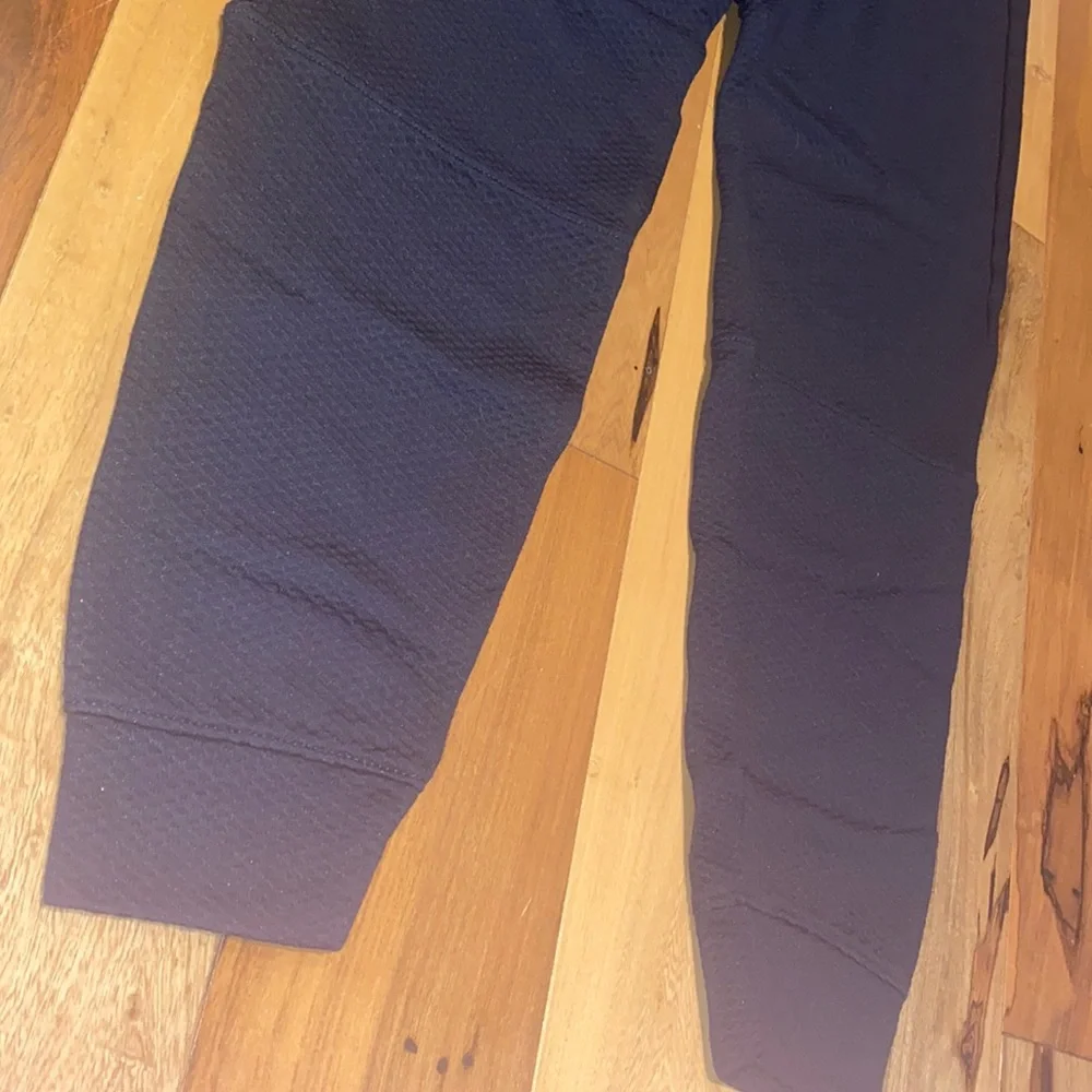NWOT~ HOLLISTER TEXTURED JOGGERS ~ MENS SMALL - Picture 3 of 7